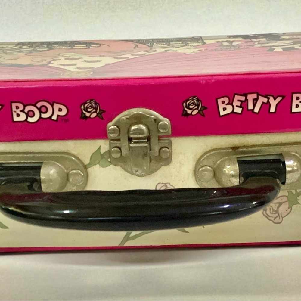 Betty Boop Suitcase Color Pink Anime Character 8 in x 8 in x 3 in Lunch Box - Picture 2 of 6